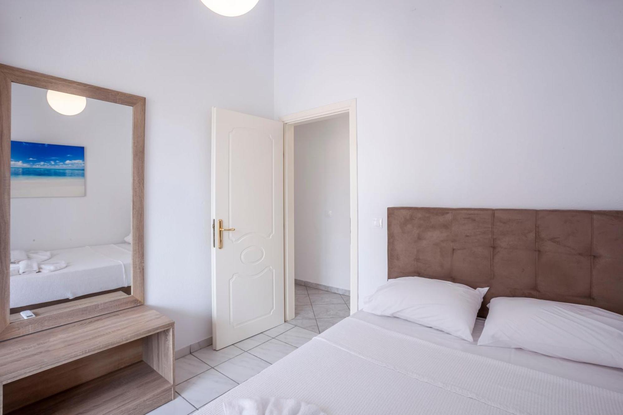 Aris Luxury Apartments Pefkochori Eksteriør billede