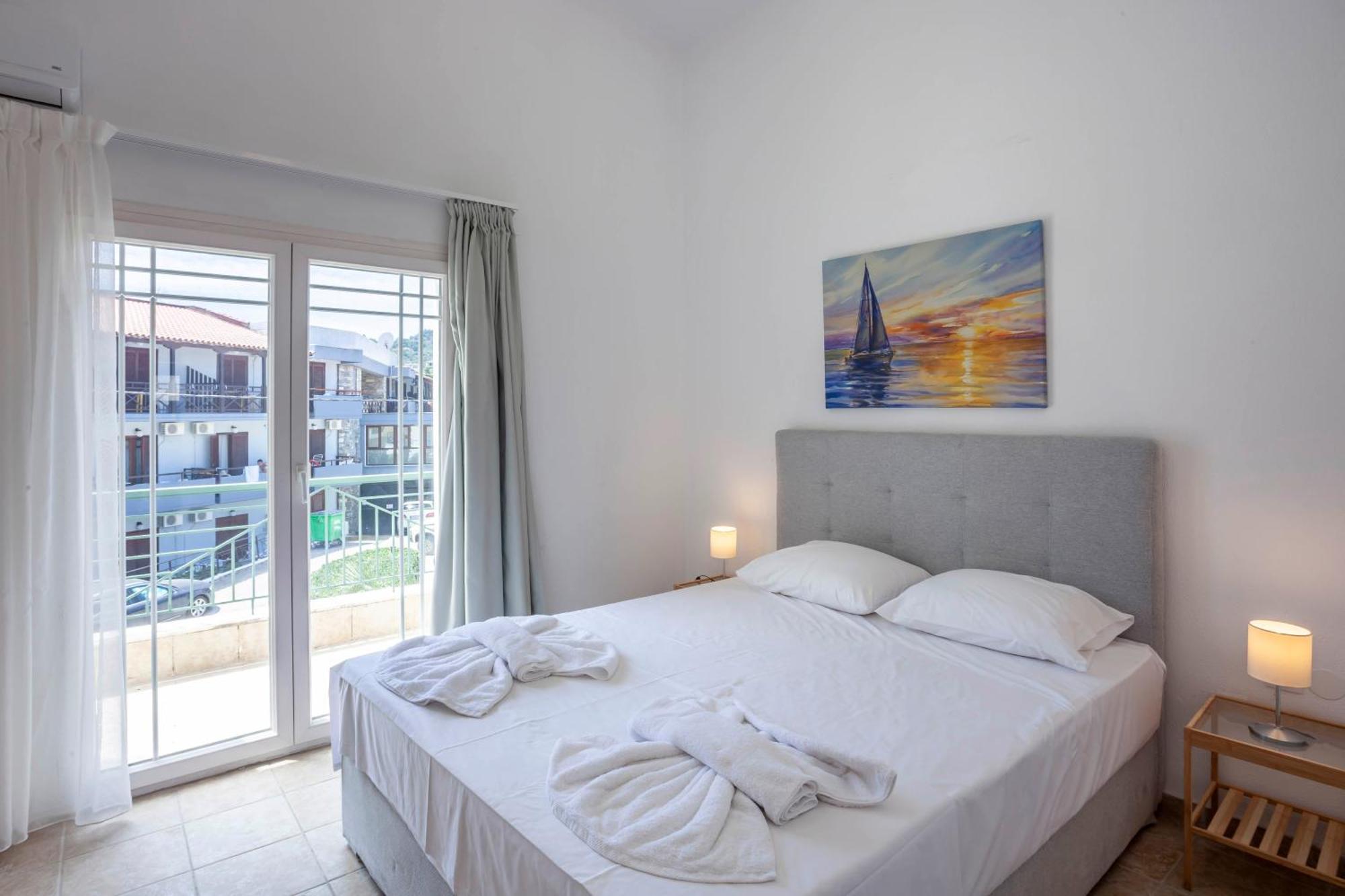 Aris Luxury Apartments Pefkochori Eksteriør billede