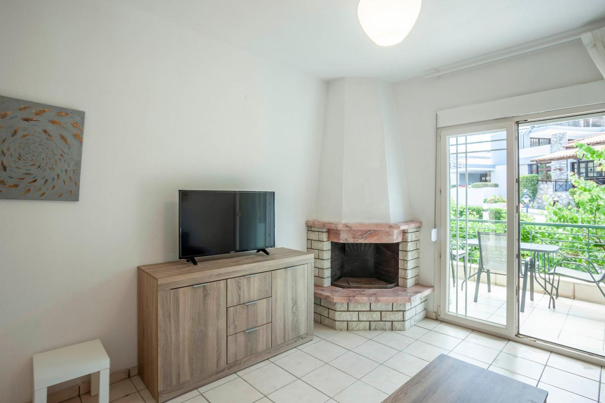 Aris Luxury Apartments Pefkochori Eksteriør billede